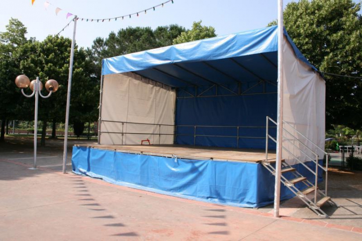 Podium modulable Rioumajoux 1 à 1.60m de haut (Module 2x2m) 10